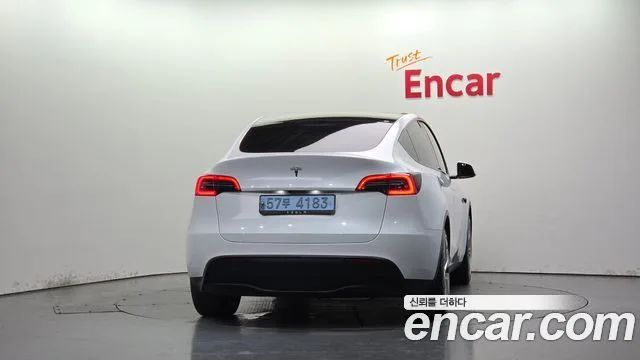 2024 Tesla Model Y, foto 3
