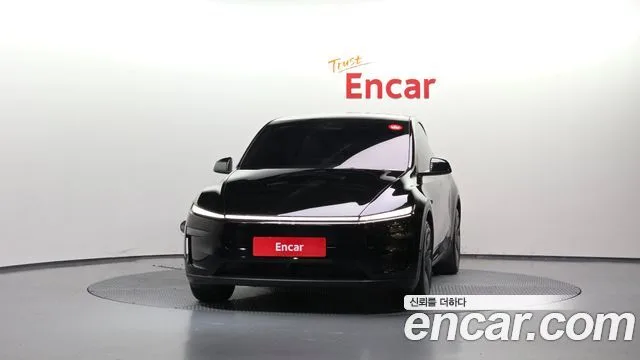 2025 Tesla Model Y, foto 3