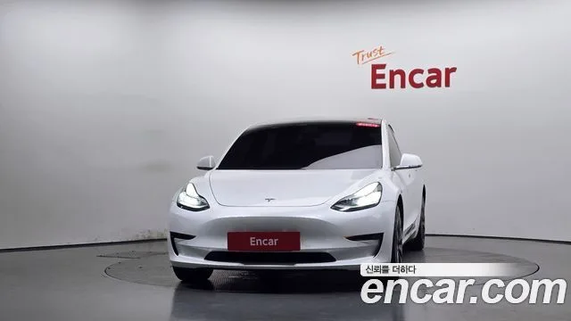 2020 Tesla Model 3, foto 2