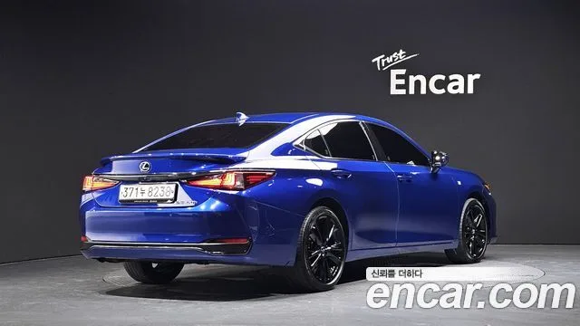 2023 Lexus ES