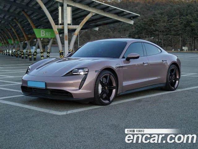 2022 Porsche Taycan