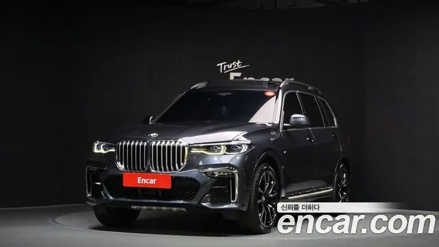 2022 BMW X7