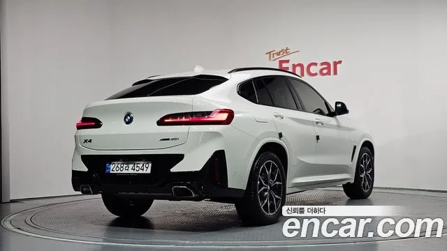 2023 BMW X4