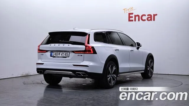 2021 Volvo V60, foto 2