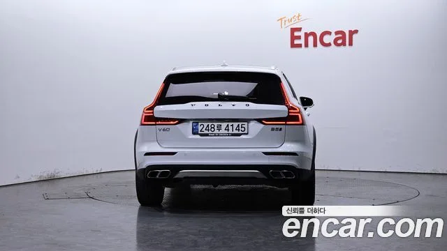 2021 Volvo V60, foto 4