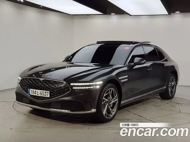2022 Genesis G90