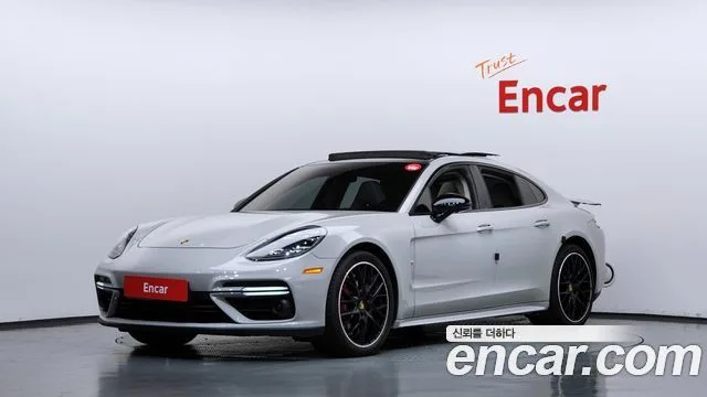 2017 Porsche Panamera