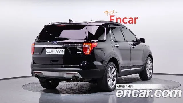 2016 Ford Explorer, foto 2