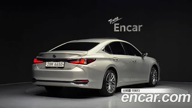 2019 Lexus ES
