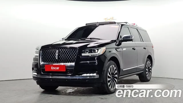 2023 Lincoln Navigator