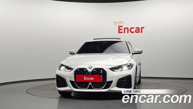 2022 BMW i4, foto 3