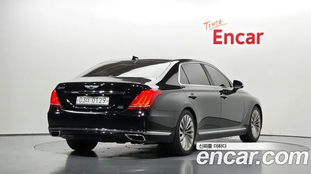 2016 Genesis EQ900