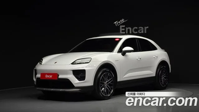 2025 Porsche Macan
