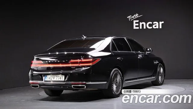 2021 Genesis G90