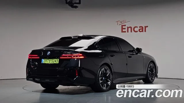 2025 BMW i5