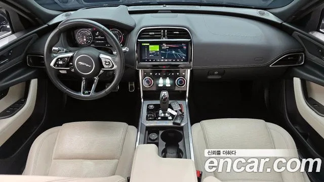 2020 Jaguar XE