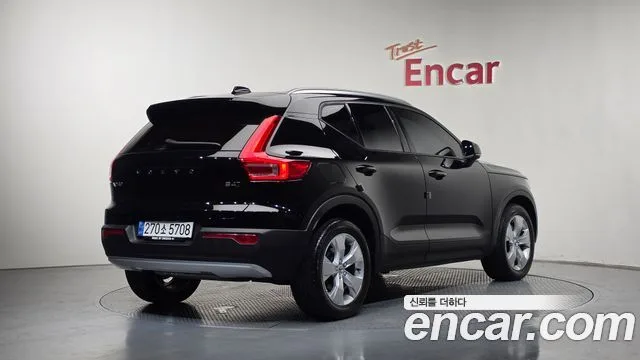 2021 Volvo XC40
