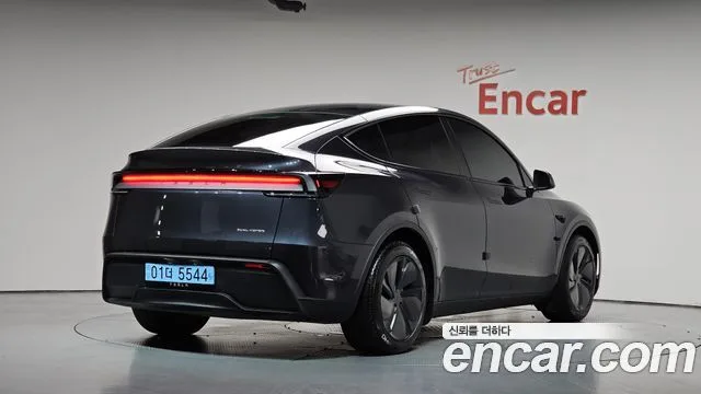 2025 Tesla Model Y