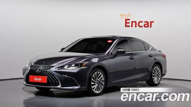 2025 Lexus ES