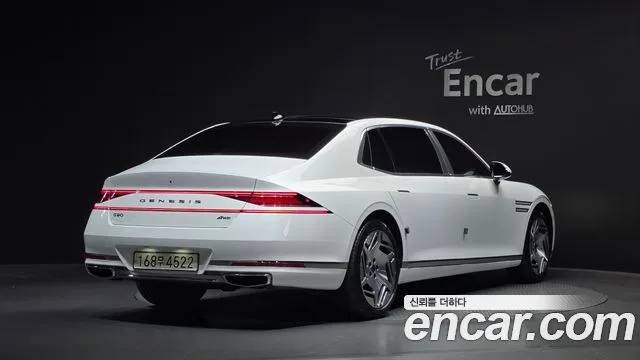 2022 Genesis G90