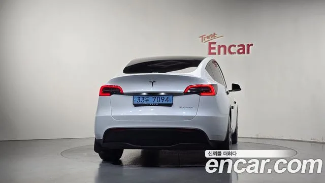 2024 Tesla Model Y, foto 3