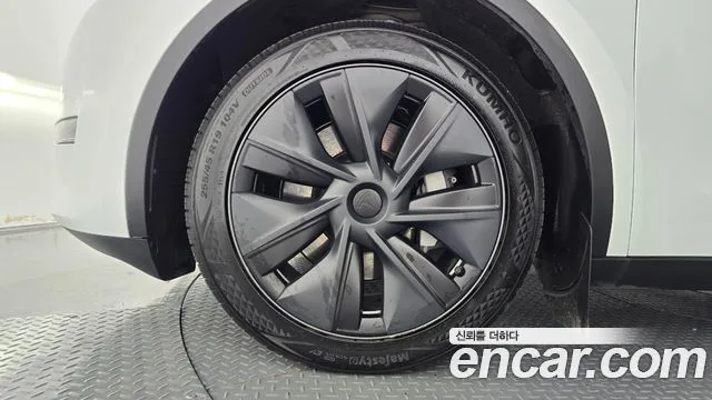 2024 Tesla Model Y, foto 4