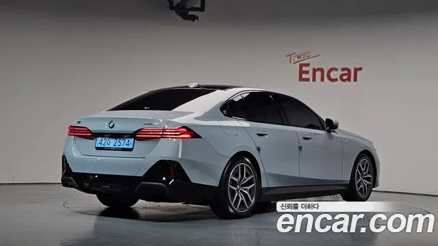 2025 BMW i5