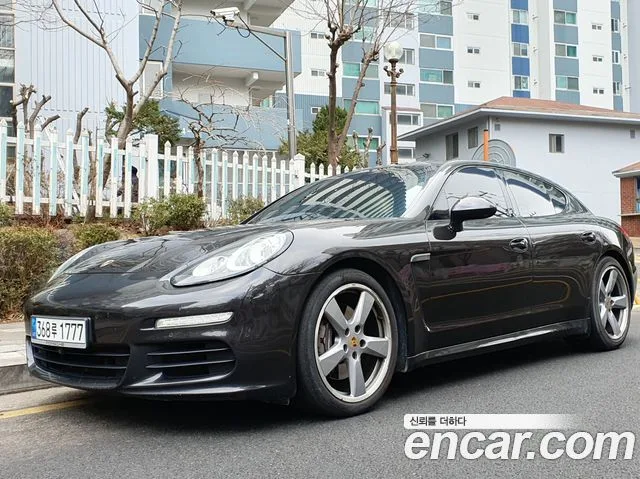 2016 Porsche Panamera
