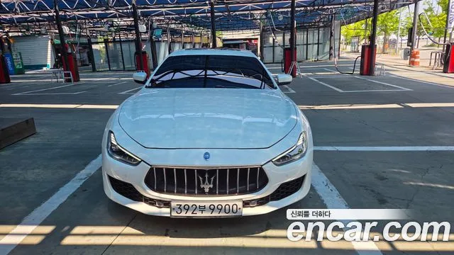 2018 Maserati Ghibli