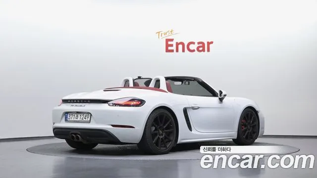 2020 Porsche 718