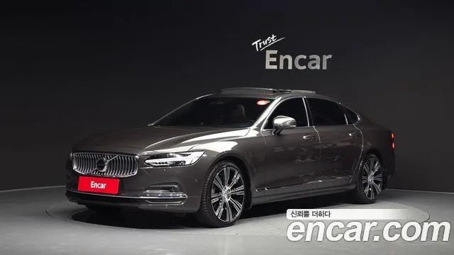 2022 Volvo S90