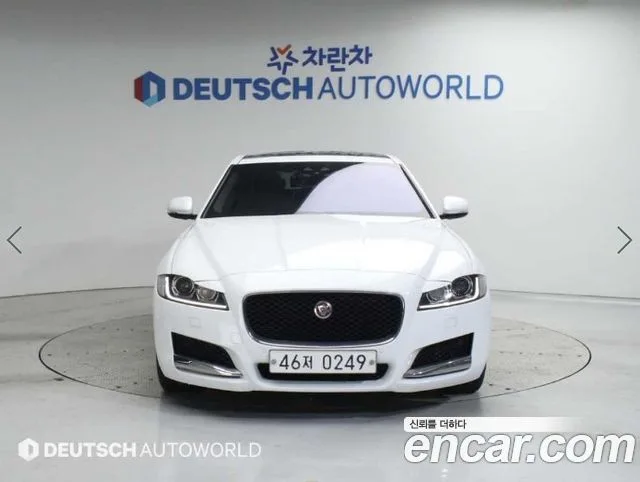2017 Jaguar XF
