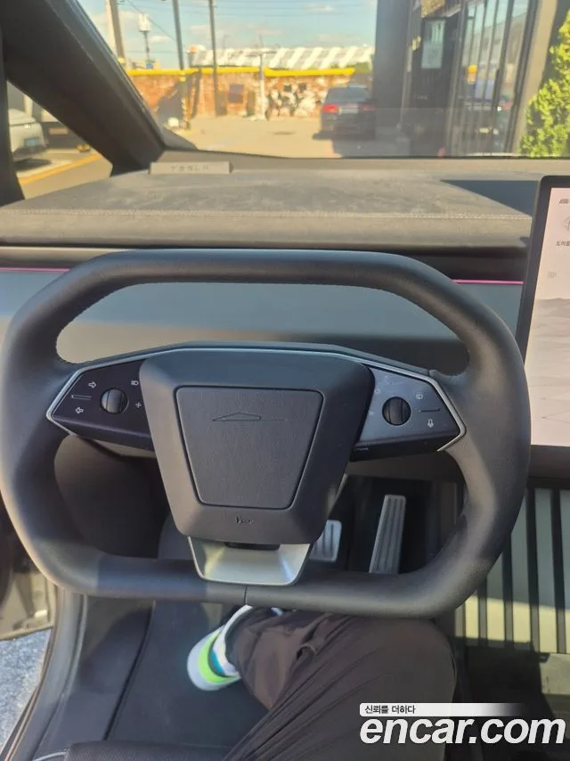 2026 Tesla Cybertruck, foto 4