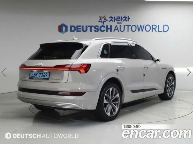 2020 Audi e-tron, foto 2