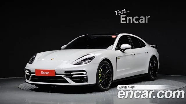 2022 Porsche Panamera