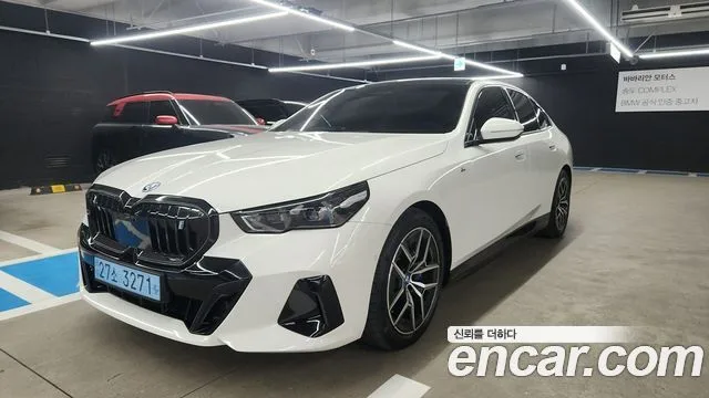 2025 BMW i5