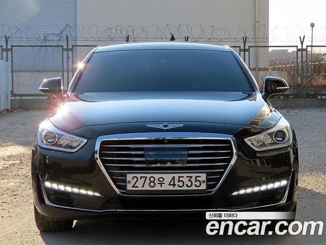 2018 Genesis EQ900