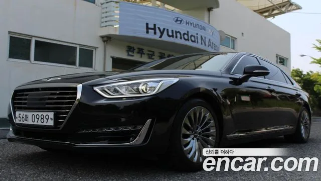 2016 Genesis EQ900