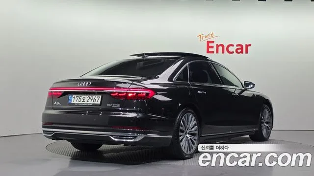 2021 Audi A8, foto 2