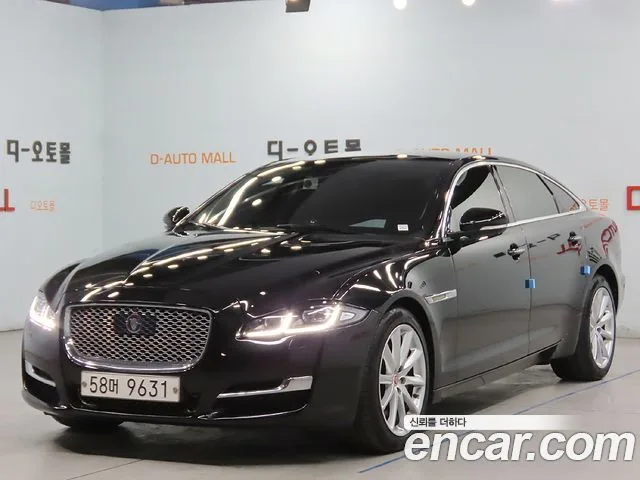 2016 Jaguar XJ