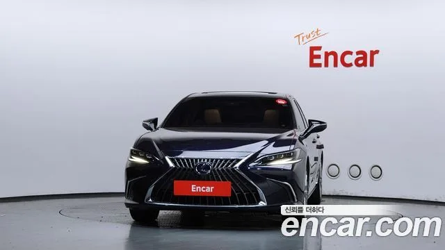 2022 Lexus ES, foto 3