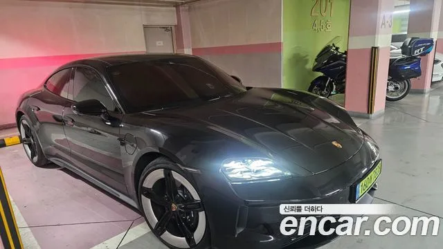 2026 Porsche Taycan