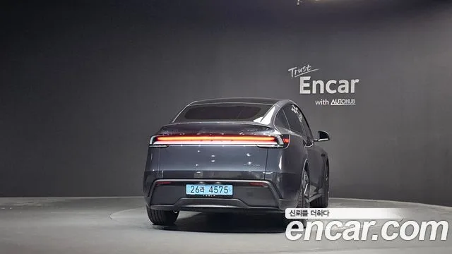2026 Tesla Model Y, foto 3