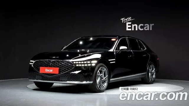 2023 Genesis G90