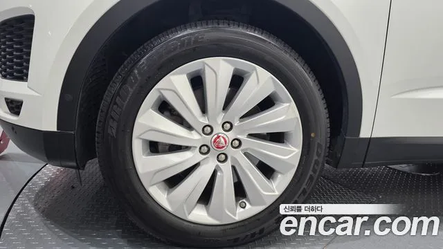 2019 Jaguar E-PACE, foto 4