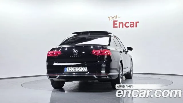 2021 Volkswagen Passat, foto 3