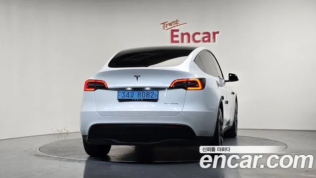 2024 Tesla Model Y, foto 3