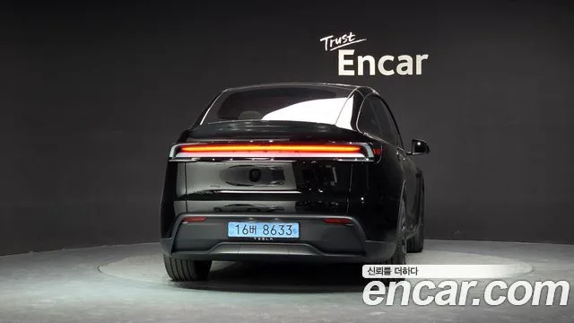 2026 Tesla Model Y, foto 4