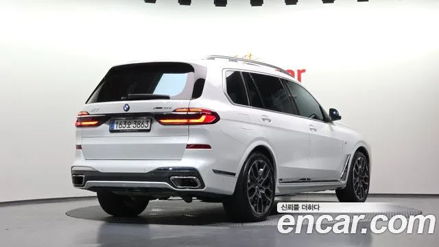 2025 BMW X7