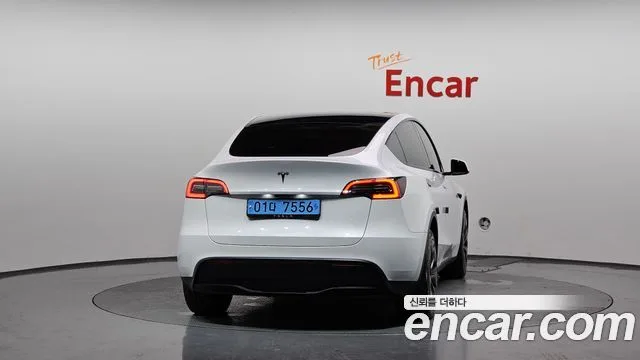 2024 Tesla Model Y, foto 3